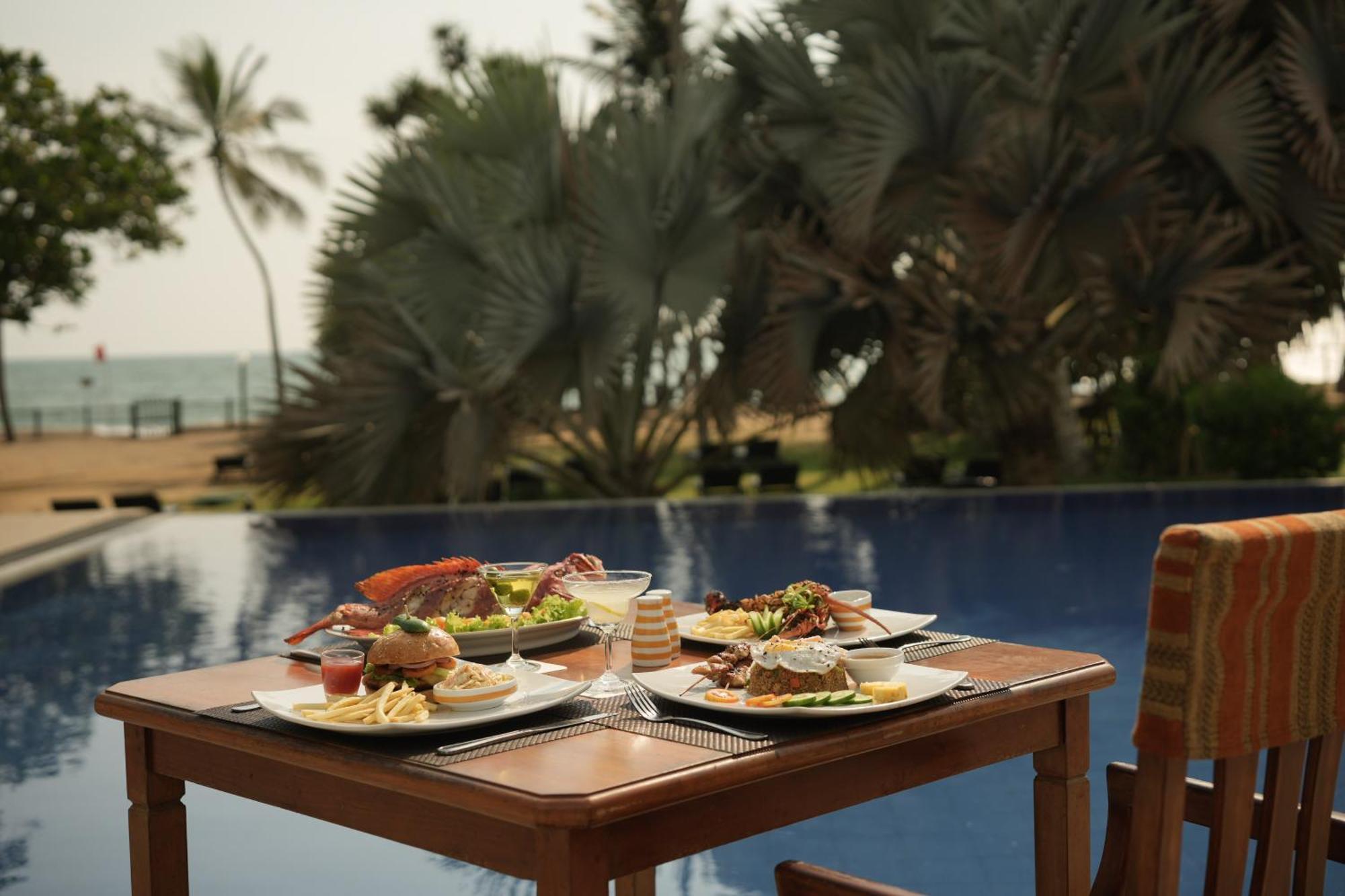 Hibiscus Beach Hotel & Villas Kalutara Buitenkant foto