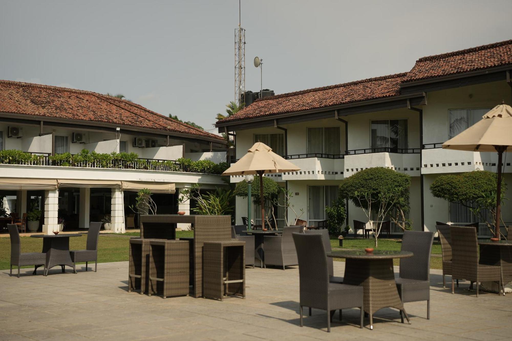 Hibiscus Beach Hotel & Villas Kalutara Buitenkant foto